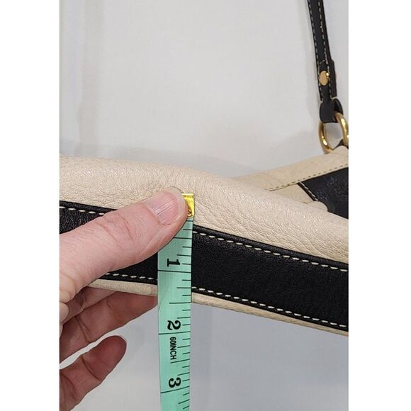 B. Makowsky Beige & Black Leather Crossbody Bag Purse - Picture 3 of 10